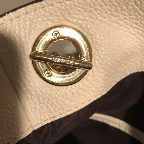 Coach turn lock purse - Picture 8 of 16